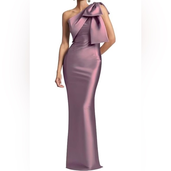 thumbnail image 2 of Mermaid V Neck Long Evening Dress Applique Beading Sweep Train Formal Party Gown 2 of 9